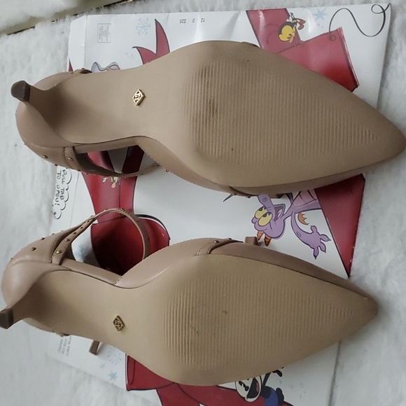 Nanette L. Shoes - Picture 6 of 7